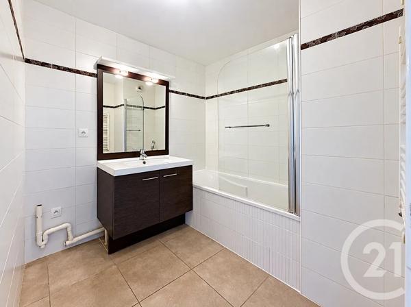 Appartement T3 à vendre  3 pièces - 64,64 m 2   MARSEILLE  - 13013