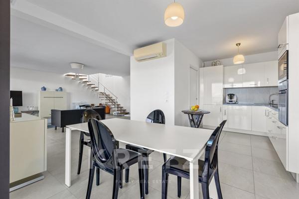 SAINT-RAPHAËL: Penthouse duplex de 127 m2 avec 125 m2 de terrasses