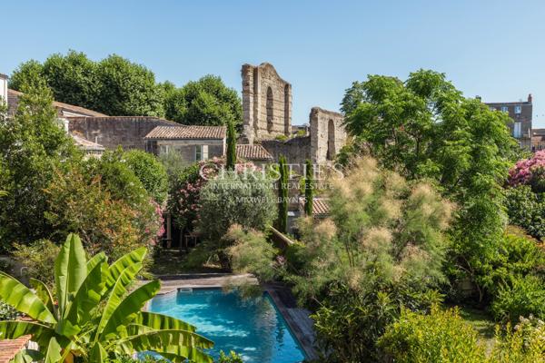 BORDEAUX – HOTEL PARTICULIER – PISCINE – PARKING