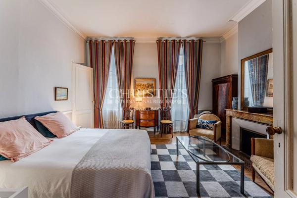 BORDEAUX – HOTEL PARTICULIER – PISCINE – PARKING