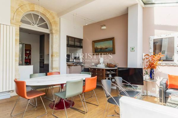 BORDEAUX – HOTEL PARTICULIER – PISCINE – PARKING
