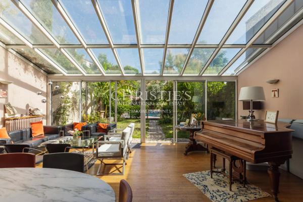 BORDEAUX – HOTEL PARTICULIER – PISCINE – PARKING