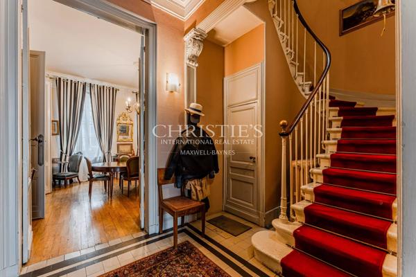 BORDEAUX – HOTEL PARTICULIER – PISCINE – PARKING