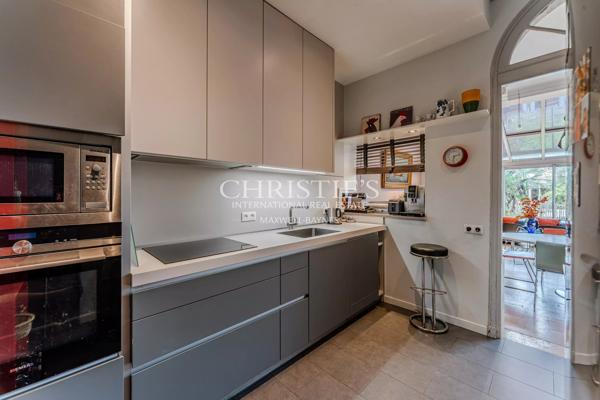 BORDEAUX – HOTEL PARTICULIER – PISCINE – PARKING