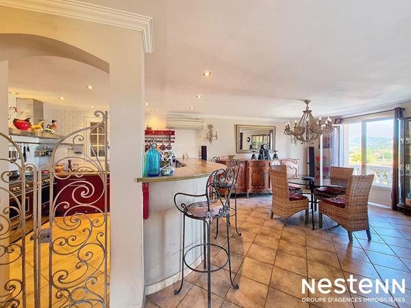 Maison d'environ 110 m² avec appartement 2 pièces attenant avec piscine dans un environnement calme