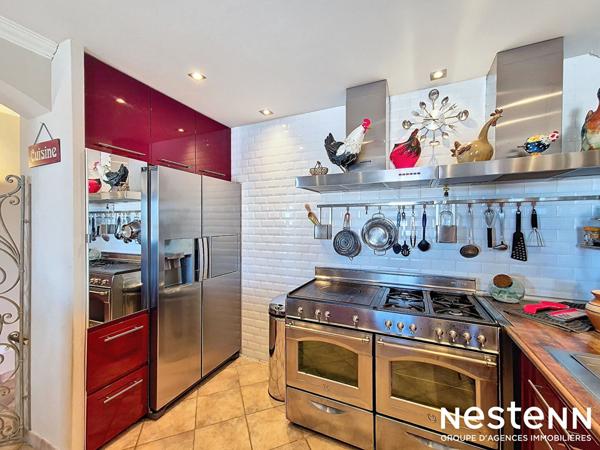 Maison d'environ 110 m² avec appartement 2 pièces attenant avec piscine dans un environnement calme