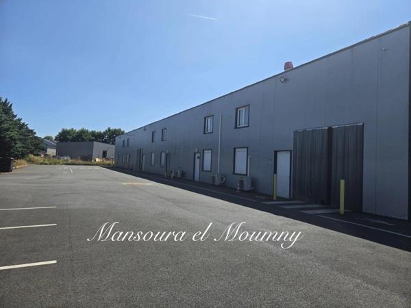 ENSEMBLE INDUSTRIEL D'EXCEPTION / 2 BÂTIMENTS ( 37)