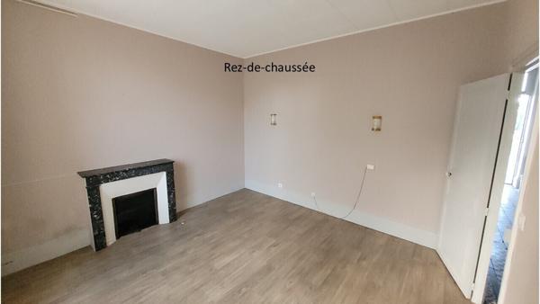 Immeuble d’habitation ou locatif, 2 appartements (81m² et 74m²)/ 638m² 148 000 €