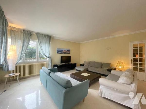 Quartier paisible, convivial et authentique, plutôt résidentiel  donnant accès à la plage d'Arè...