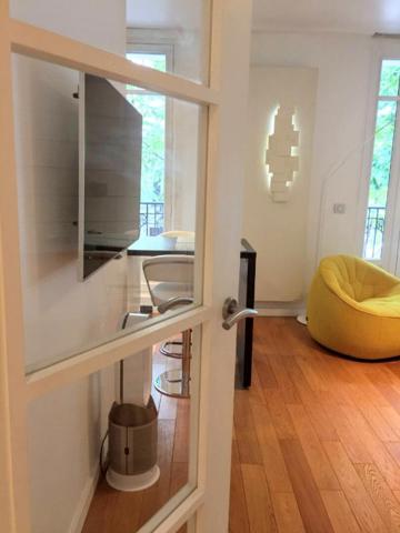 Grand studio haut de gamme 31.46 m2 Arsenal Paris IVe