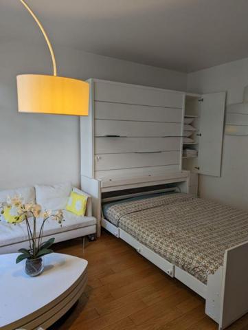 Grand studio haut de gamme 31.46 m2 Arsenal Paris IVe