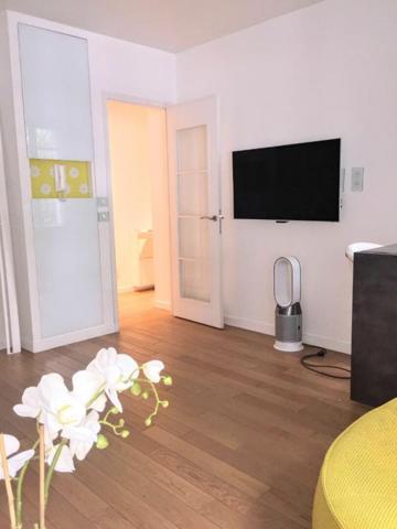 Grand studio haut de gamme 31.46 m2 Arsenal Paris IVe