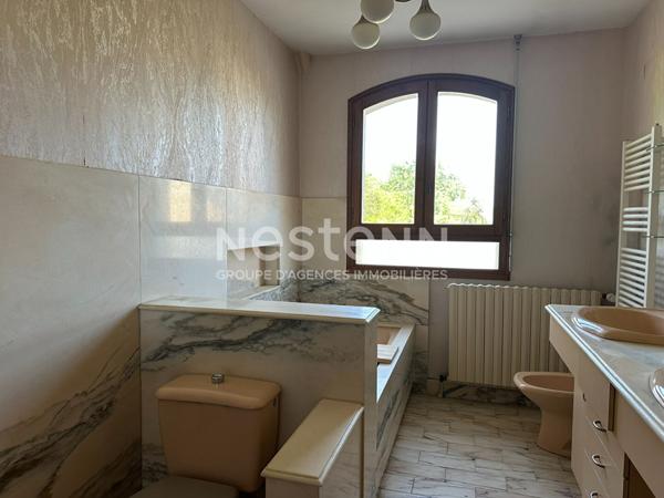 Belle demeure situee a proximite des commerces !