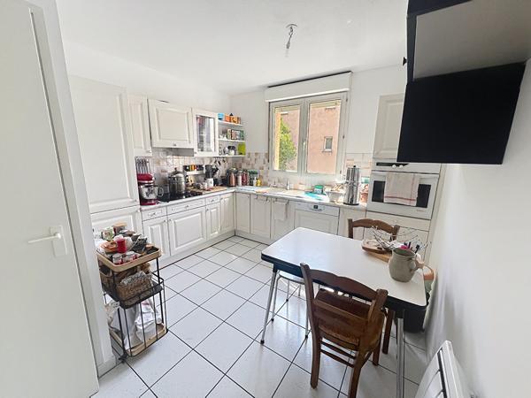 Spacieux appartement avec terrasse et garage