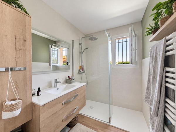 Maison plain pied avec piscine