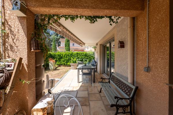 Brignais Centre Appartement T4 en rez-de-jardin, un véritable esprit maison !