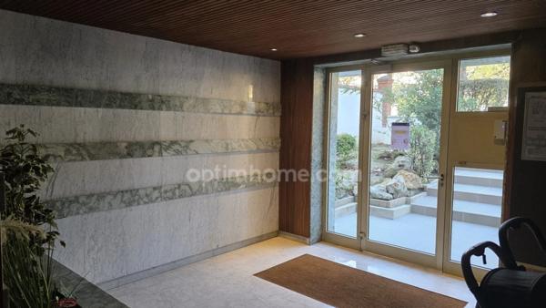 SAINT MAUR DES FOSSES - Studio lumineux avec balcon, cave et parking