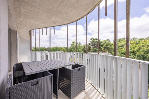 Saint-Herblain – T4 récent avec terrasse de 24 m² et double stationnement