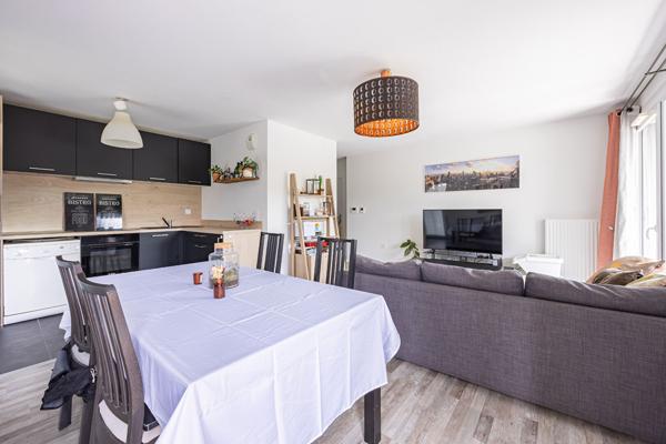 Saint-Herblain – T4 récent avec terrasse de 24 m² et double stationnement