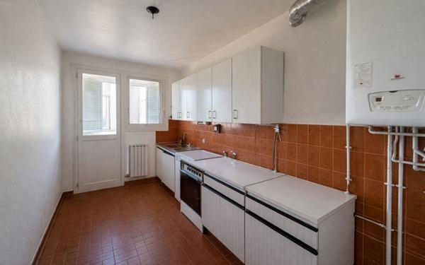 Appartement à vendre    3 pièces •  Istres