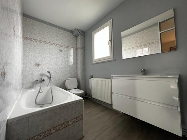 Maison à LOUER de 6 pièces située à Compiègne proche Centre de recherches UTC, Escom, Clinique Saint Côme