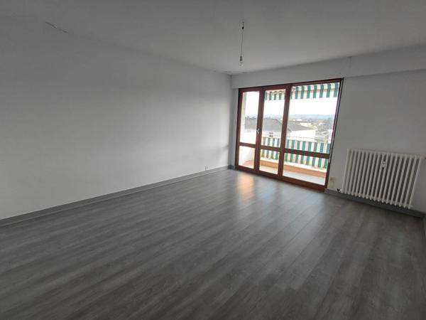 Bel appartement de 75m2 avec 2 chambres avec balcon et ascenseur à Bergerac