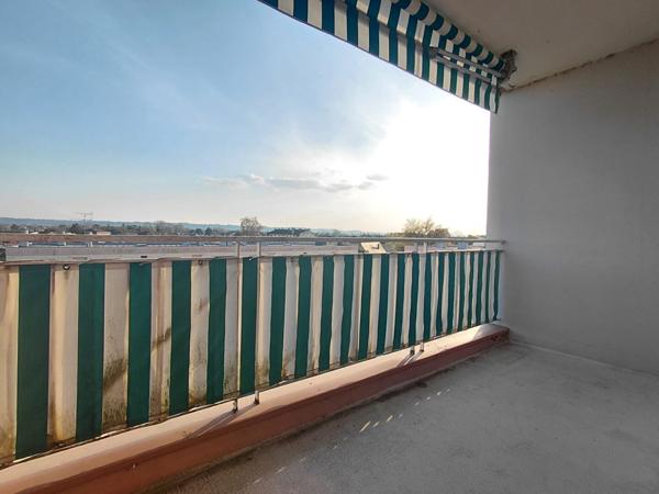 Bel appartement de 75m2 avec 2 chambres avec balcon et ascenseur à Bergerac