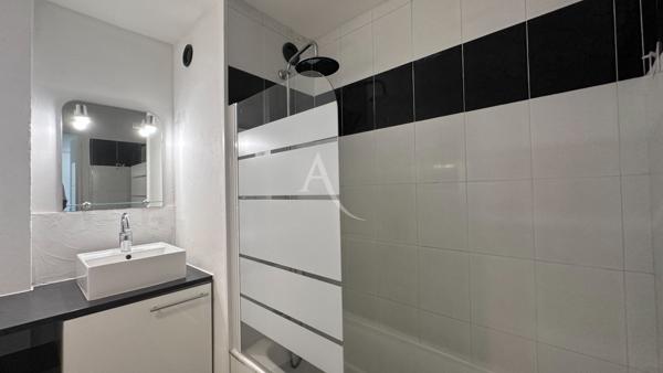 SPECIAL INVESTISSEUR APPARTEMENT LUMINEUX TYPE 2 VENDU LOUE AVEC ASCENSEUR ET CAVE AU CENTRE VILLE MANOSQUE