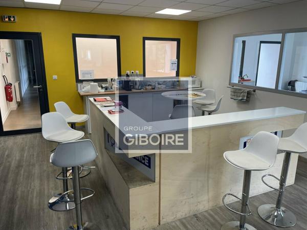 Local d'activites 916 m² à louer TREILLIERES (réf : 44.018536)