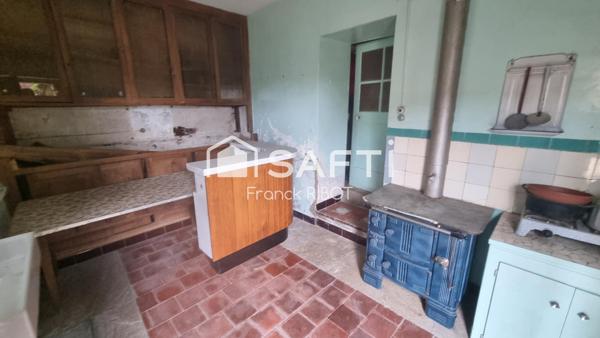 Maison de campagne avec dépendances et jardin