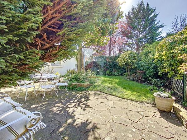 Maison Suresnes 7 pièce(s) 160 m2