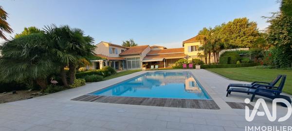 Maison à vendre 17 pièces 762 m² Saint-Germain-de-Lusignan