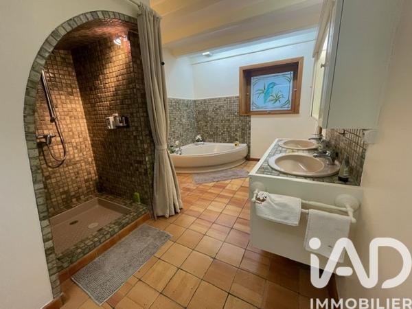 Maison à vendre 17 pièces 762 m² Saint-Germain-de-Lusignan