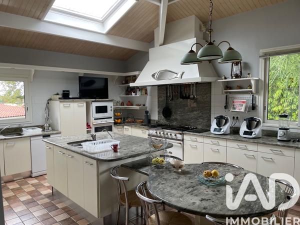 Maison à vendre 17 pièces 762 m² Saint-Germain-de-Lusignan