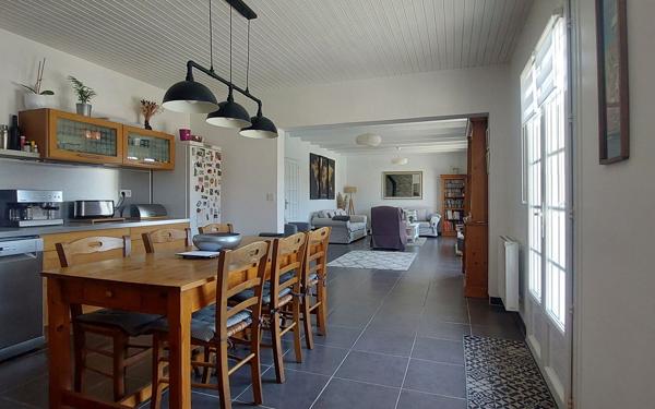 Maison à vendre    5 pièces •  Saubrigues