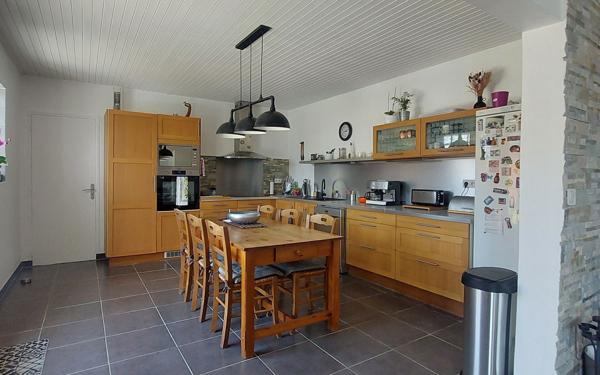 Maison à vendre    5 pièces •  Saubrigues