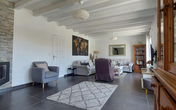 Maison à vendre    5 pièces •  Saubrigues