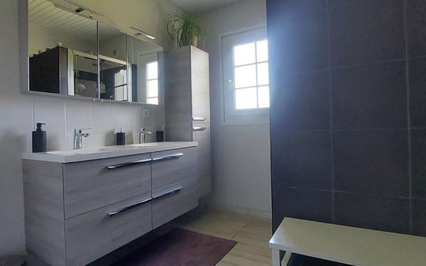 Maison à vendre    5 pièces •  Saubrigues