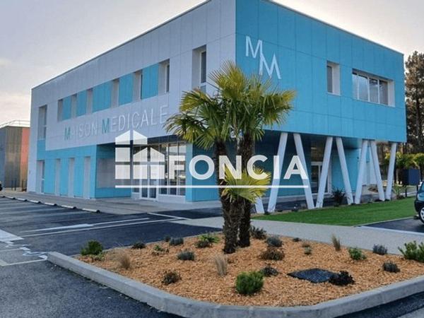 À vendre Local commercial 115 m² - Le Pian-médoc 33290