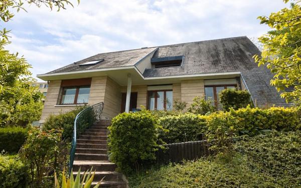 Maison à vendre    6 pièces •  Villemomble