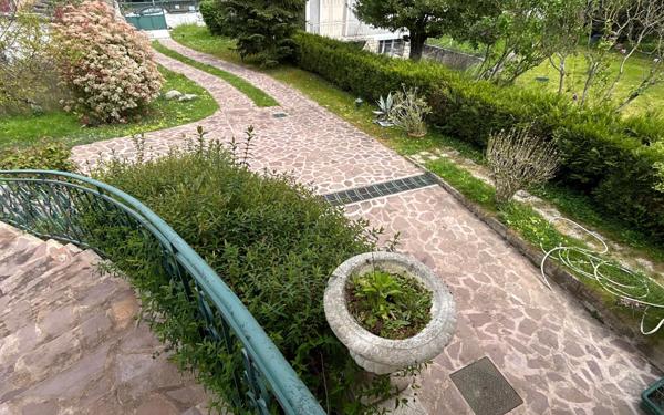 Maison à vendre    6 pièces •  Villemomble