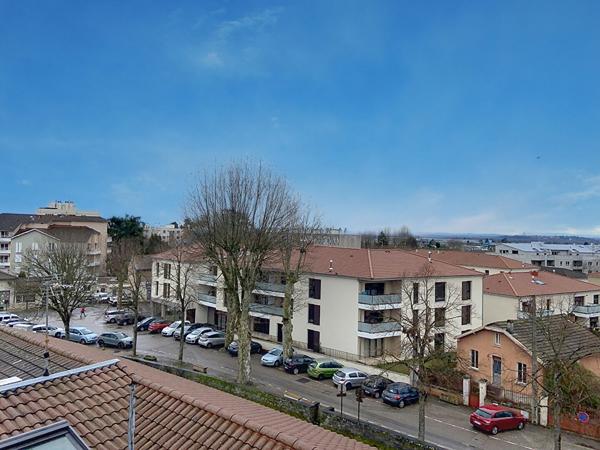 Appartement Montluel 4 pièce(s) 170 m2, 3 chambres, centre ville, jardin, charme