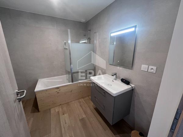 Appartement T3 rénové ? 69 m² avec terrasse et parking ? Gonsans