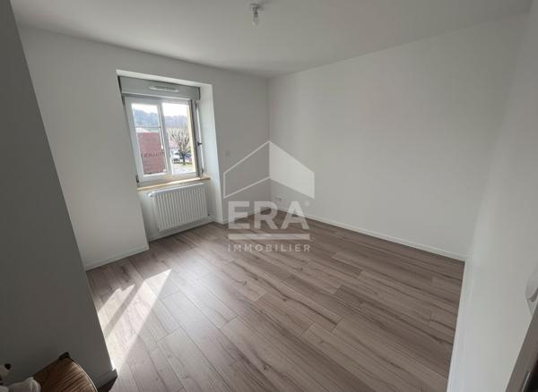 Appartement T3 rénové ? 69 m² avec terrasse et parking ? Gonsans