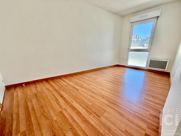 APPARTEMENT 2 PIECES 35m² - MADELAINE -CHAMP DE MARS - BOX SOUS SOL