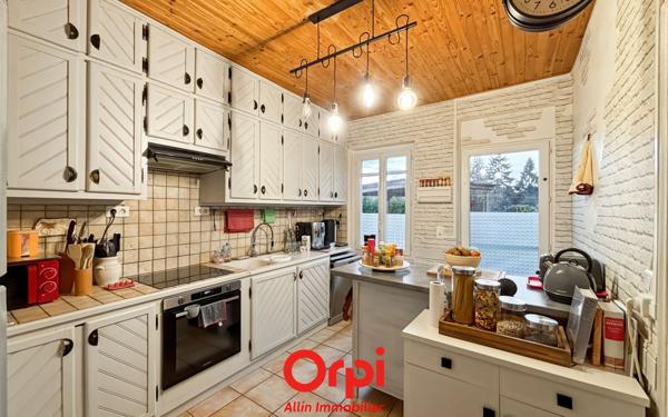 Maison à vendre    5 pièces • 165 m2 Commentry