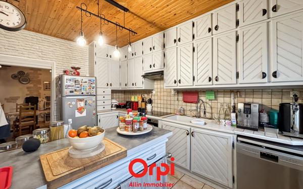 Maison à vendre    5 pièces • 165 m2 Commentry