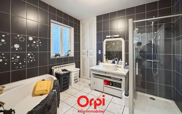 Maison à vendre    5 pièces • 165 m2 Commentry