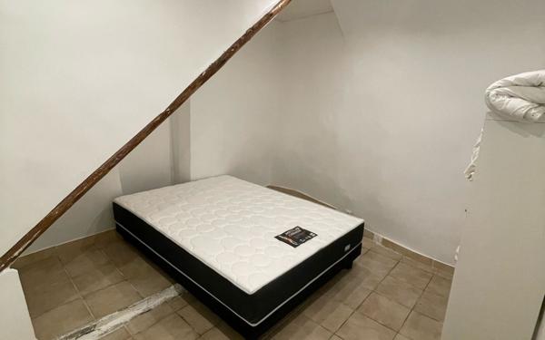 Appartement à louer    1 pièce •  Saint-Jean-de-Valériscle