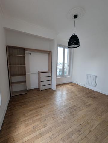 À LOUER - T3 de 58 m² - Rénové - Dernier étage - Triangle d'Or